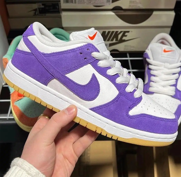 最終値下げNike Dunk sb Low Purple/White White Leather and Purple Suede Appear on the Nike SB Dunk Low |